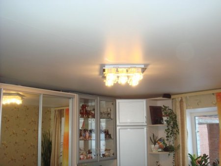 Разновидности светильников для натяжного потолка